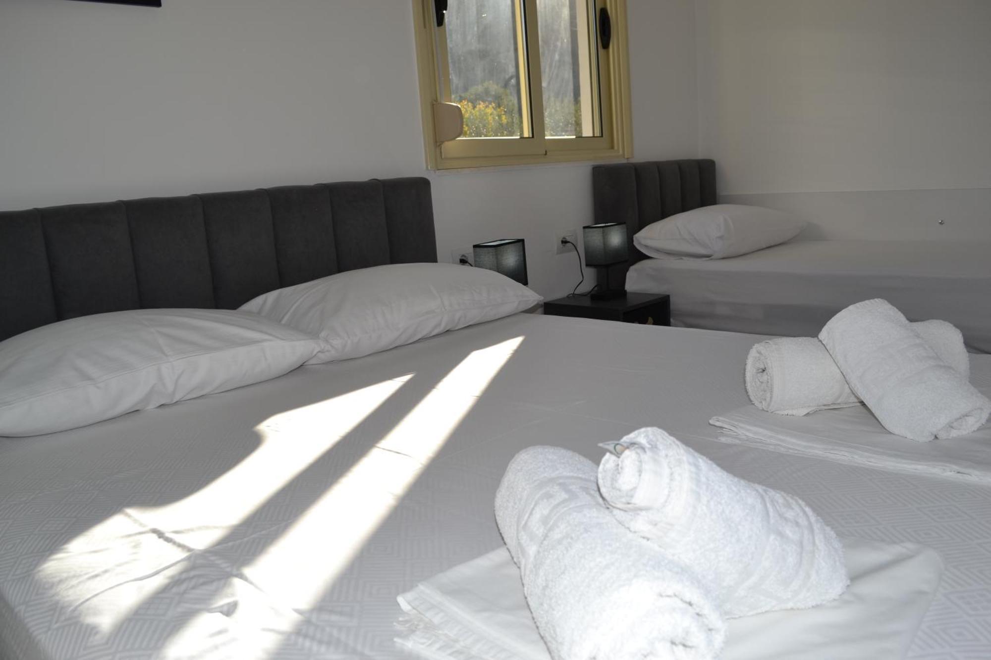 Seaview Gateway 2 Bedrooms Apartment & Garage Vlore Exterior photo