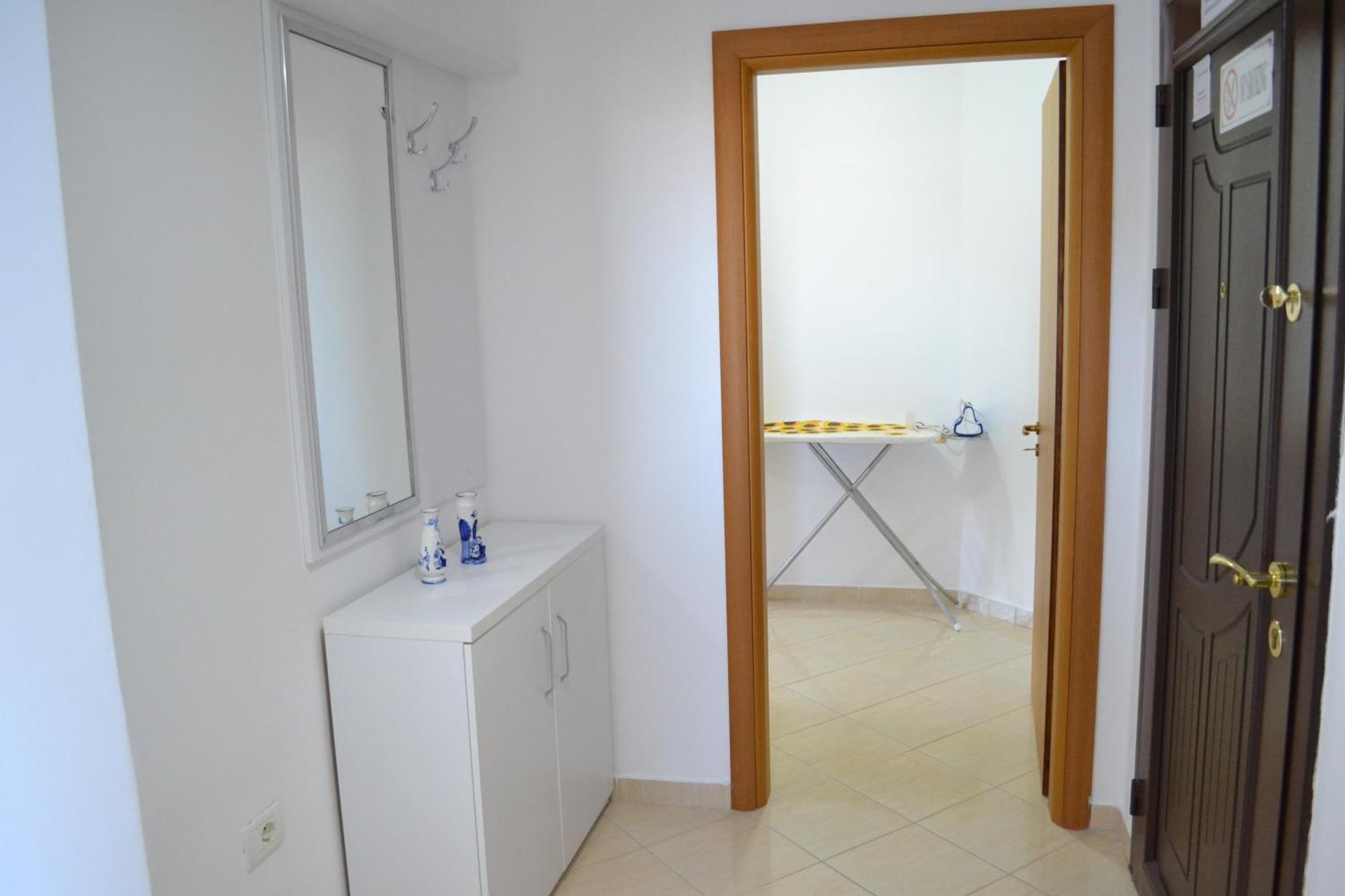 Seaview Gateway 2 Bedrooms Apartment & Garage Vlore Exterior photo